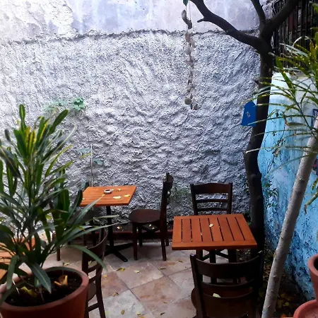 Vakana House Homestay *